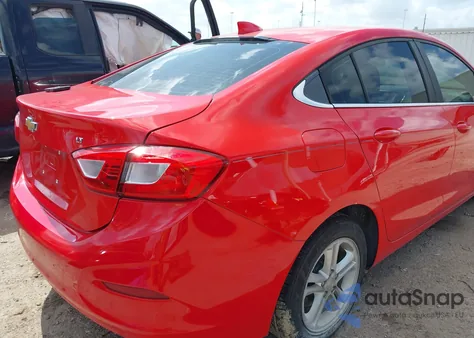 2018 Chevrolet Cruze Lt z USA, uszkodzony, nr VIN 1G1BE5SM8J7196181
